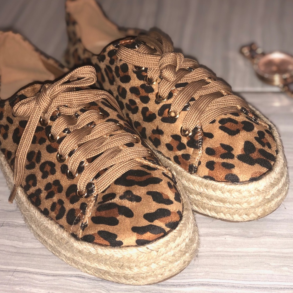 Leopard flat shoes